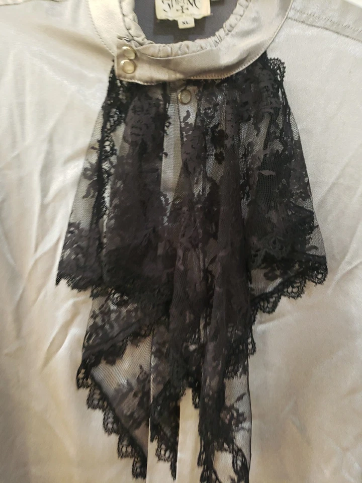 Blusa camisa santuário cinza cetim renda GG gótica vitoriana eduardiana vampiro  - Imagem 4 de 4