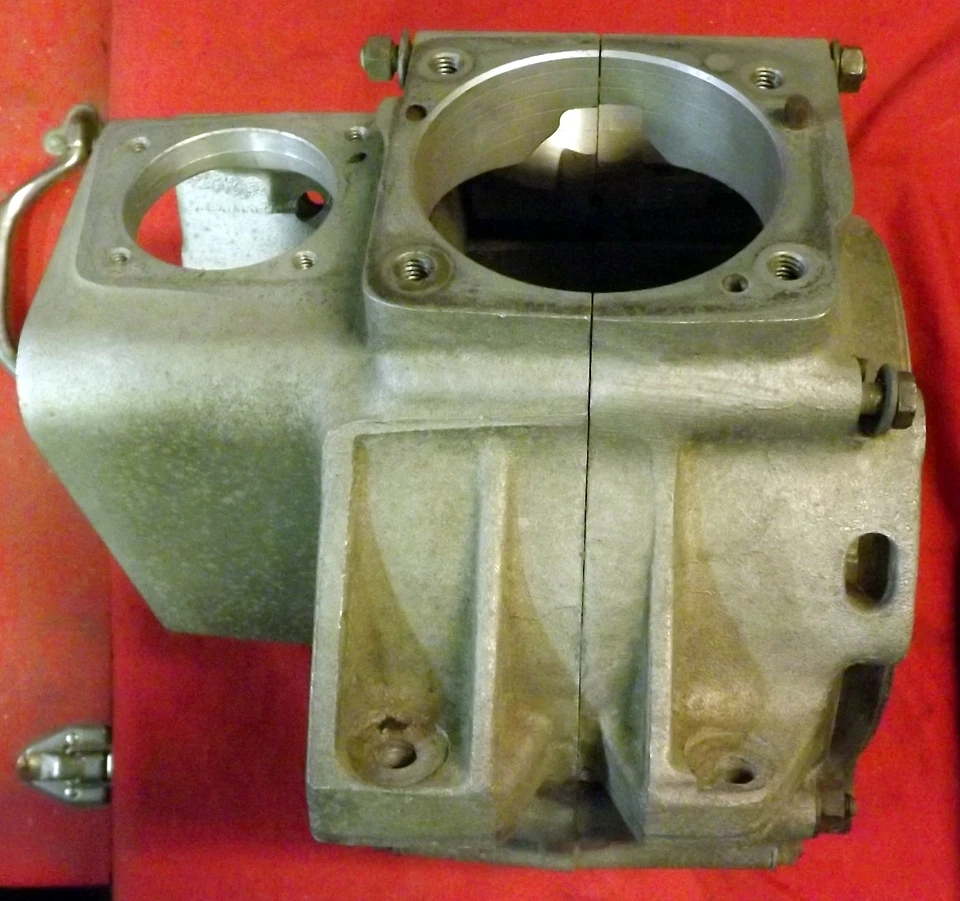 FUNDAS DE MOTOR HARLEY DAVIDSON 1986 FXRT Foto 2 de 4