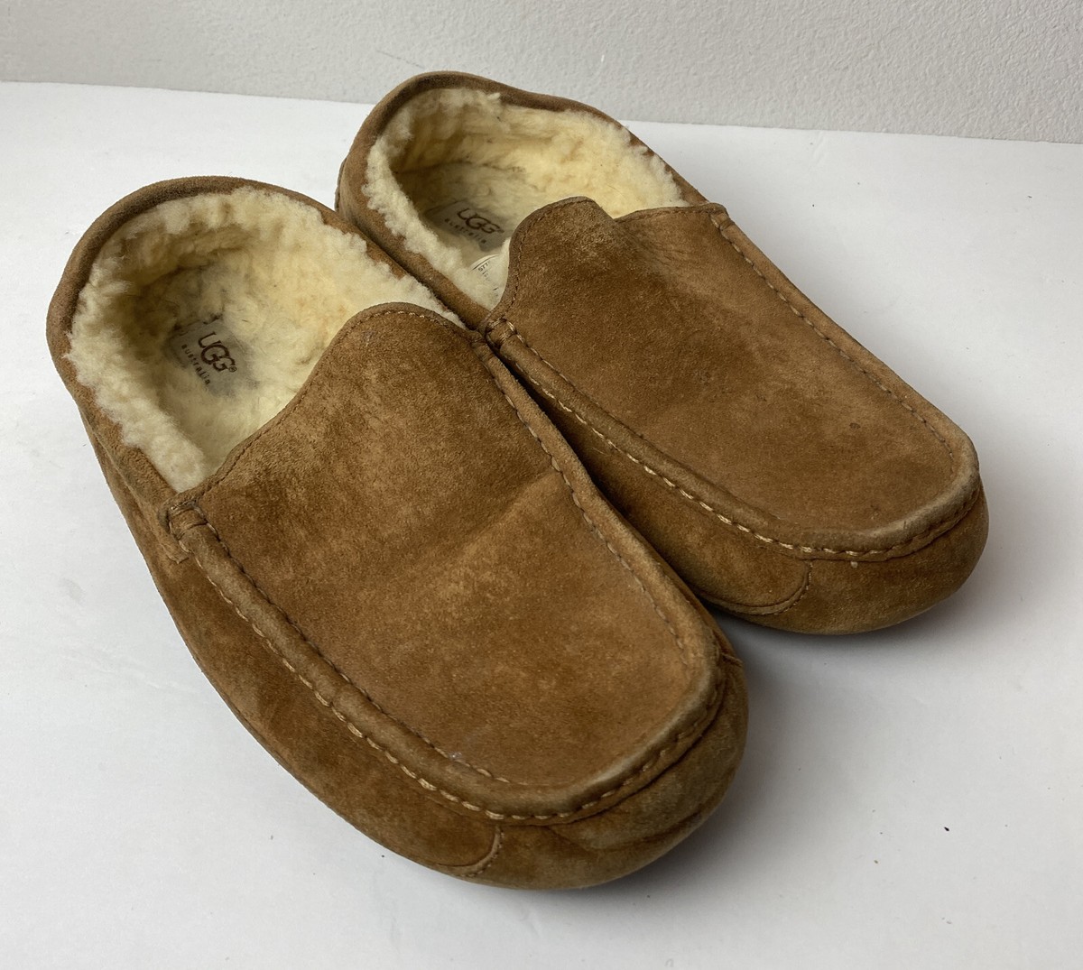 UGG men display picture 1