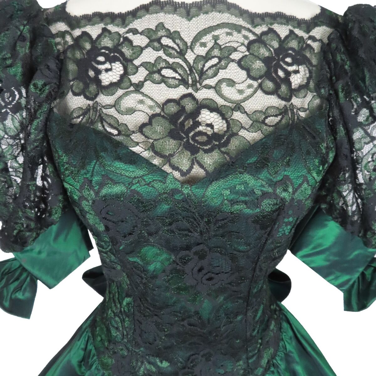 Vintage 80s Green Taffeta Black Lace Puff Sleeve Full Skirt Vintage 80s Green Taffeta Black Lace Puff Sleeve Full Skirt