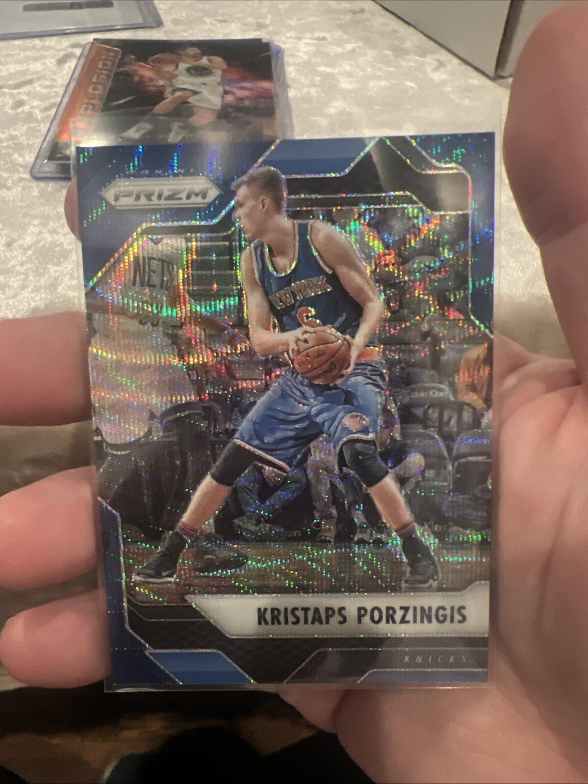2016-17 Panini Prizm Blue Wave #124 Kristaps Porzingis 27/99 New York Knicks