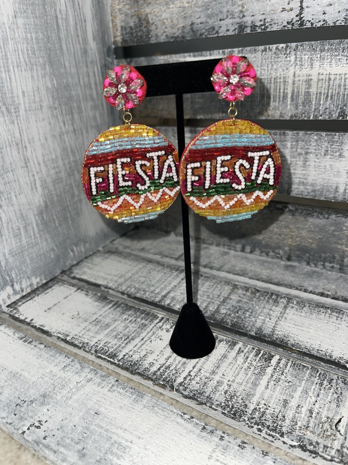 Pendientes “fiesta” con cuentas nuevos con etiquetas, multicolor