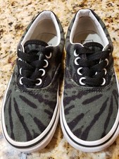 KIDS VAN'S ERA SKATE SHOES SIZE 12.0 TIE DYE GARDEN GREEN