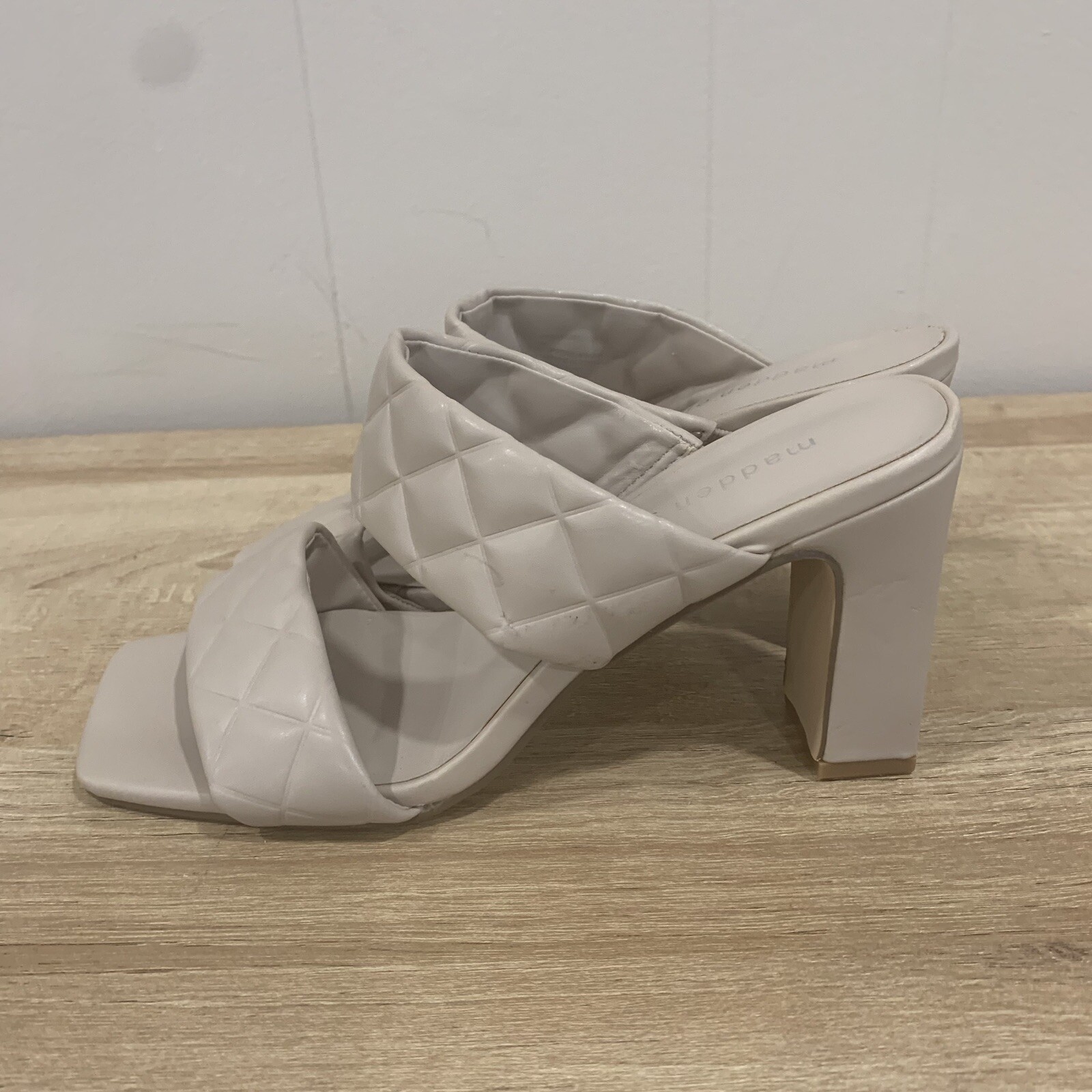 APL Madden Ragazza Donna Bianco Doppia Fascia Trapuntato Design Slip On Tacchi Quadrati Tg 9M