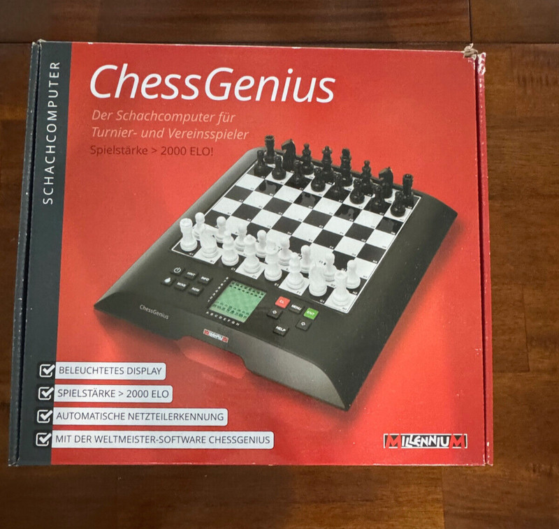 Chess computer - Millennium ChessGenius M810 - Digital electronic chess set    