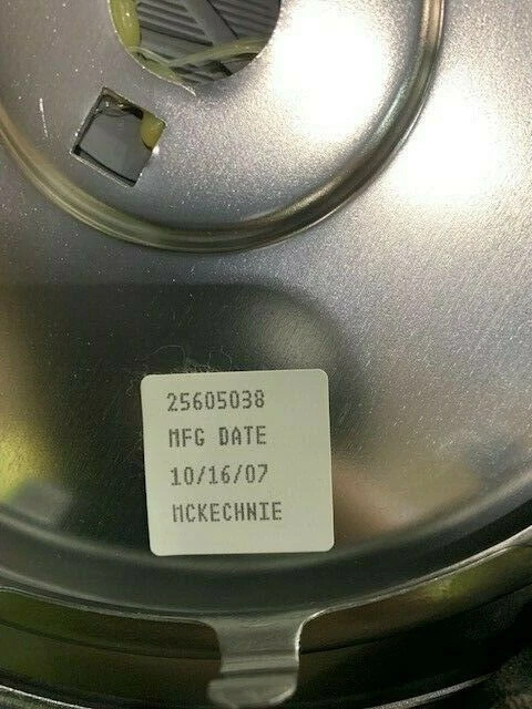 Se adapta a Buick Park Avenue Cap 1991-1996 neumático y rueda de buje ASM D 25605038 - NUEVO OEM Foto 3 de 3