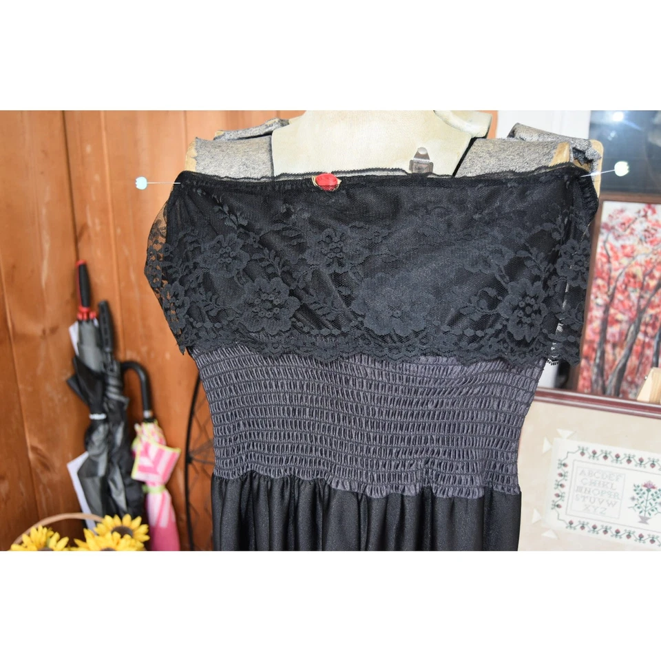 Mono de Juego Años 70 'UndercoverWear' Sin Tirantes Encaje Cintura Elástica Negro Talla Mediana Foto 4 de 4