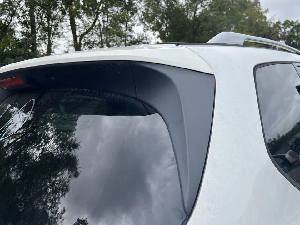 Alerón trasero y luz de freno Nissan Pathfinder 13-20 SOLO ALERÓN - QAA Foto 4 de 4