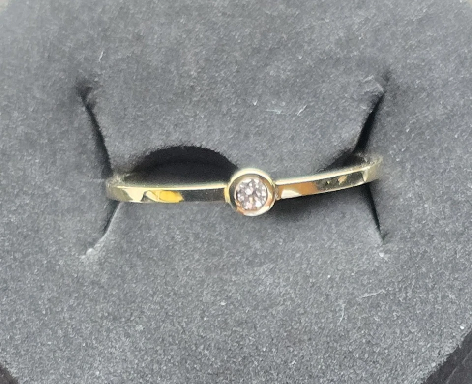 Goldring 585 / 14 Karat mit Diamant