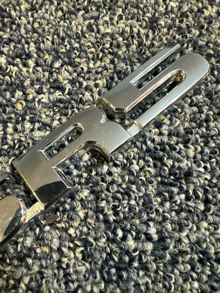 07-22 TOYOTA TUNDRA SEQUOIA TACOMA SR5 EMBLEMA LATERAL CROMADO LOGOTIPO EMBLEMA PLACA FABRICANTE DE EQUIPAMENTO ORIGINAL - Imagem 3 de 4