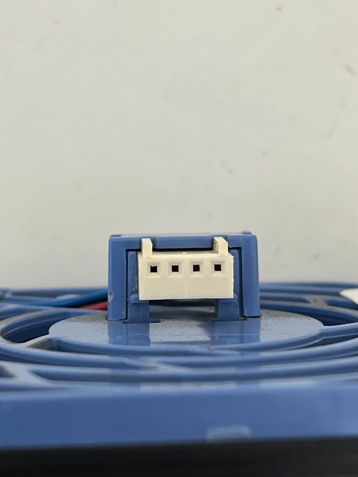 LOTE DE 2 VENTILADORES SIN ESCOBILLAS SERVIDOR DELTA ELECTRONICS FFC0812DE 8Q65 12VDC 1.8A 4 PINES Foto 4 de 4