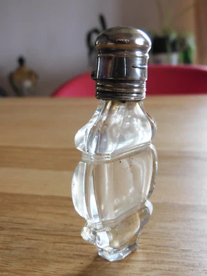 ancien flacon de parfum ou a sel, bouchon argent - Photo 1/4