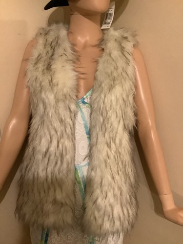 NWT DYNAMITE Off White Faux Fur Vest 