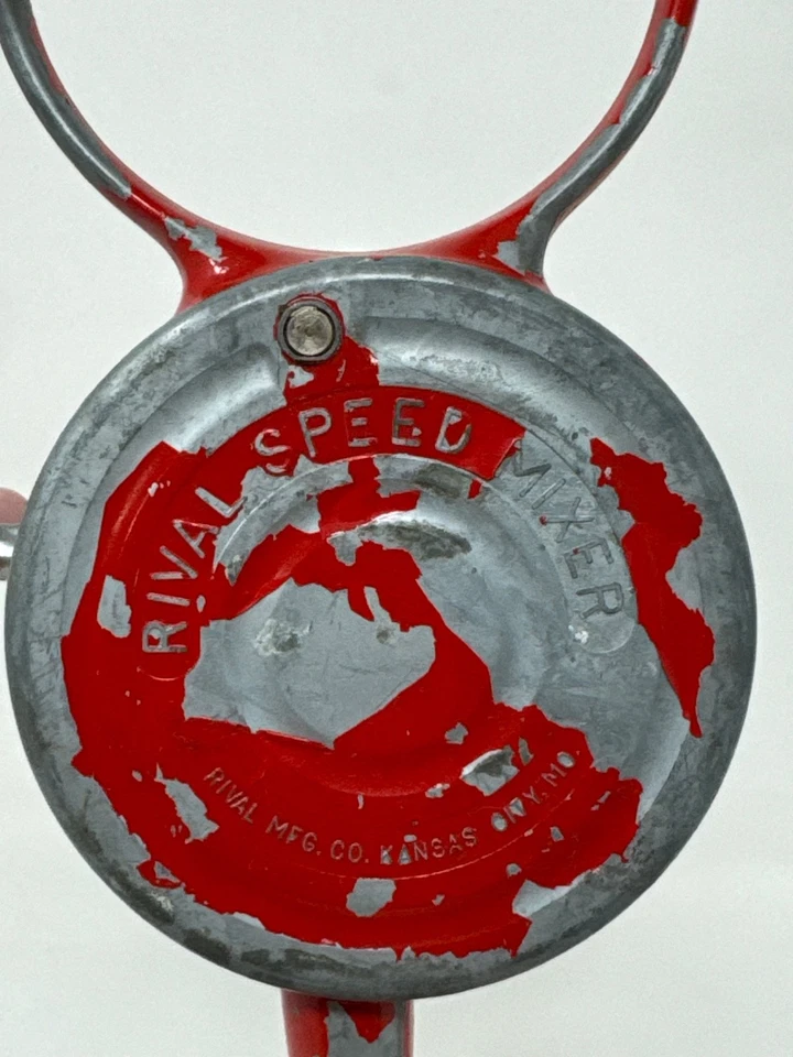 Vintage Kitchen Tools Lot – Rival Speed Mixer & Metal Food Grinder, Retro USA - Image 3 of 4