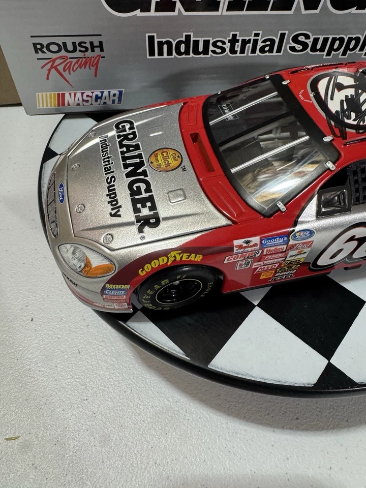 Литая модель с автографом Грега Биффла 60 Grainger дебютант 2001 TC Owners серия 1:24 - Изображение 4 из 4