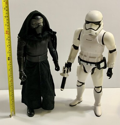 KYLO RENと FIRST ORDER STORMTROOPER Hot Toys unveils their first figures from Star Wars The