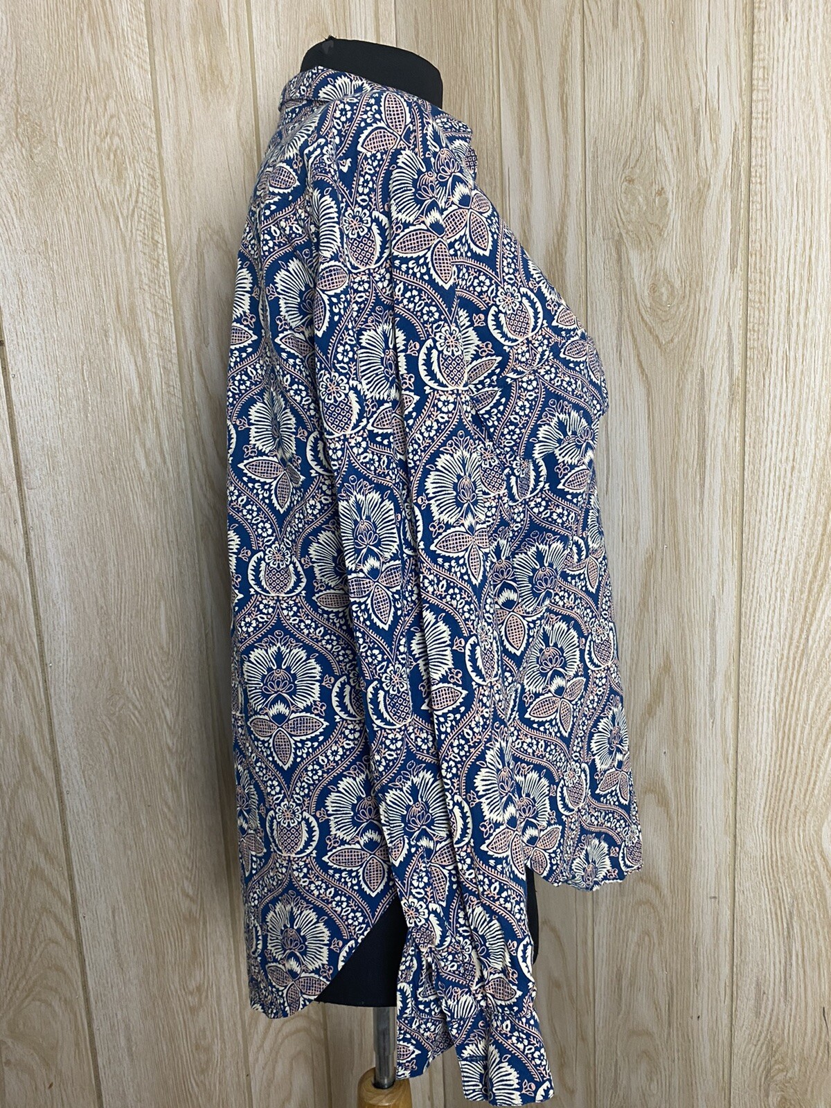 ROBERTA ROLLER RABBIT PRINTED BUTTON DOWN LONG SL… - image 4