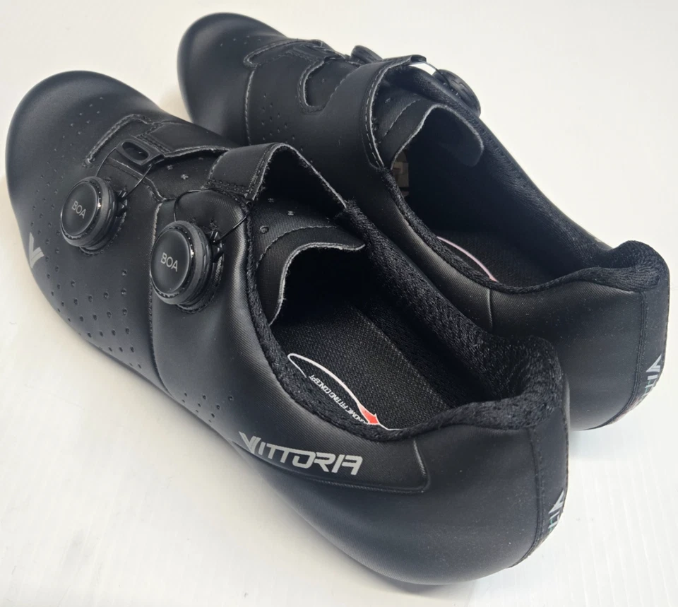 Sapato de ciclismo Vittoria Veloce BOA tamanho UE 47, EUA 13 sola de carbono preto/nero - Imagem 4 de 4