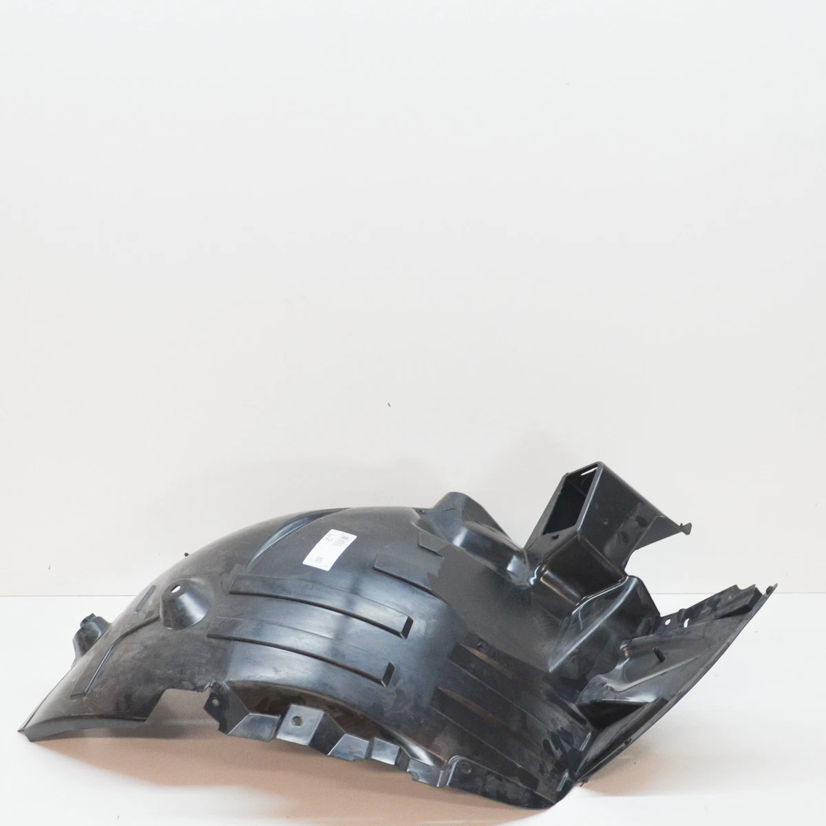 MB SPRINTER 907 Front Right Wheel House Liner Front Part 