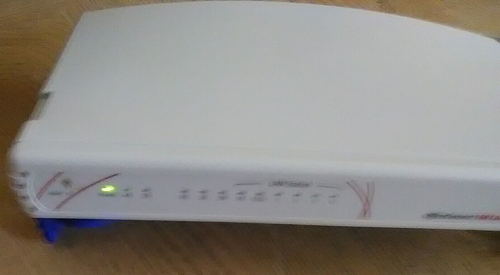 3Com OfficeConnect 3C886 Small Office Networking 4 port Ethernet Hub - Picture 7 of 12