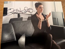 Anne Hathaway Dark Knight Rises Signed Autographed 8x10 COA Authentic Genuine
