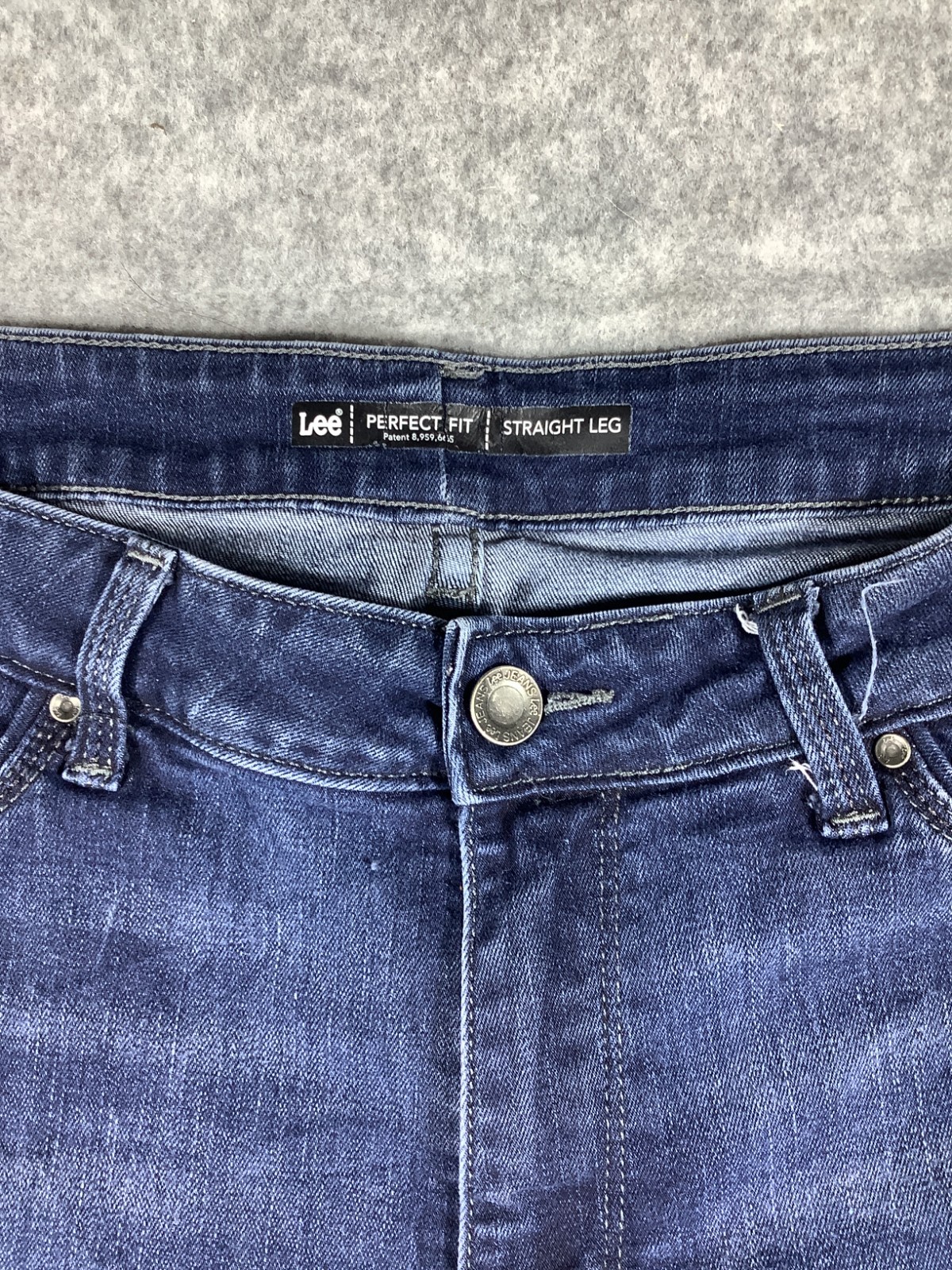 Women’s Lee Perfect Fit, Straight Leg Size W37 Jeans 446 image 2