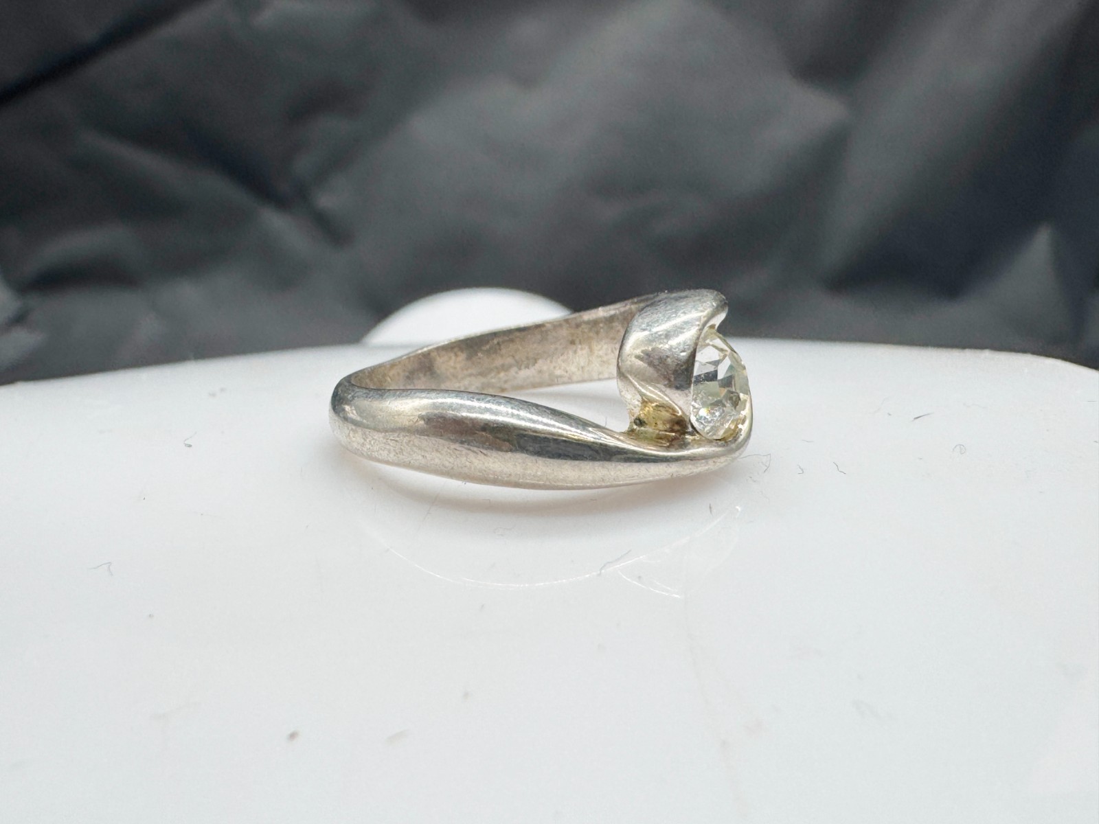 VINTAGE SOLID SILVER BRIGHT GEM SET CROSS OVER  L… - image 2