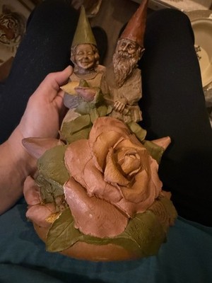 Tom Clark Gnome  J.P. and Violet  with a rose