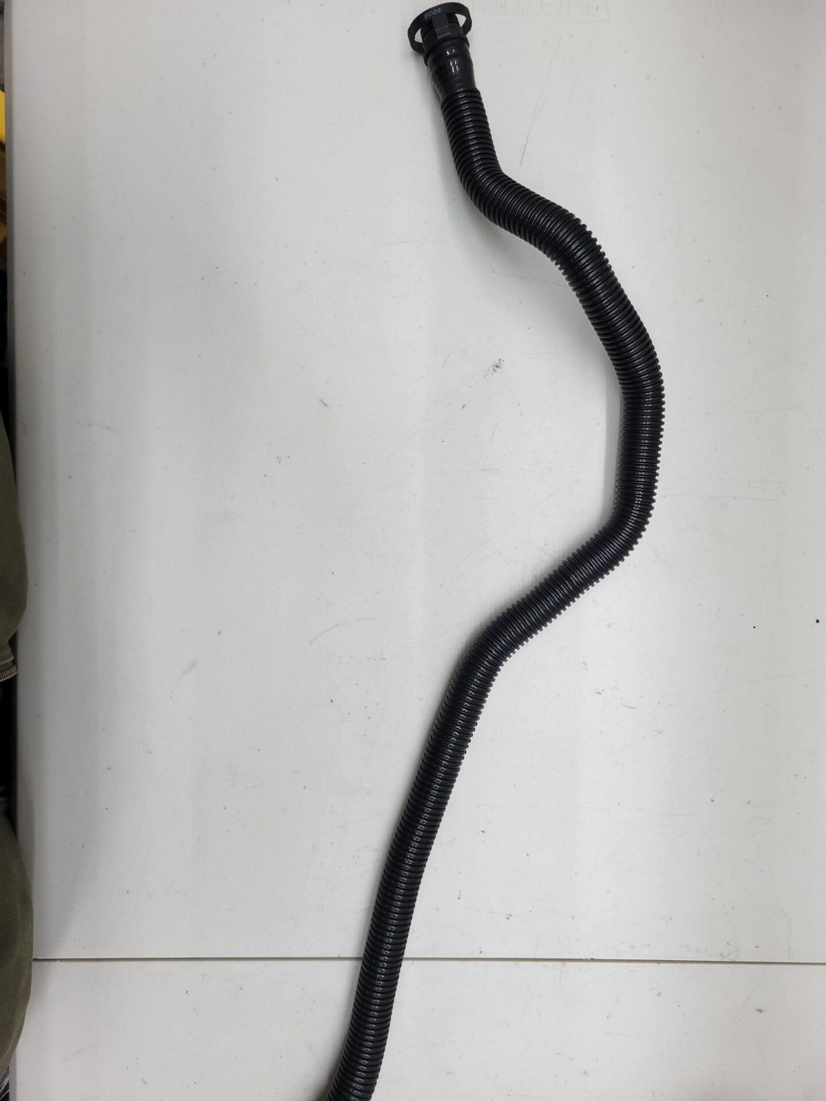 Bentley Continental GT Flying Spur Engine Motor Air Pump Hose Pipe 3W0131128G