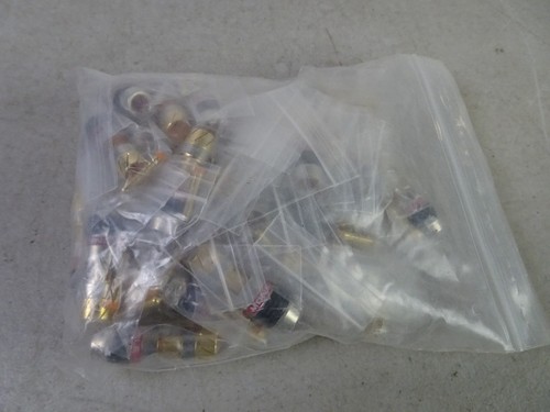 Paquete de 50 terminales de cable RCA rojo Monster Cable materia prima - Imagen 4 de 4