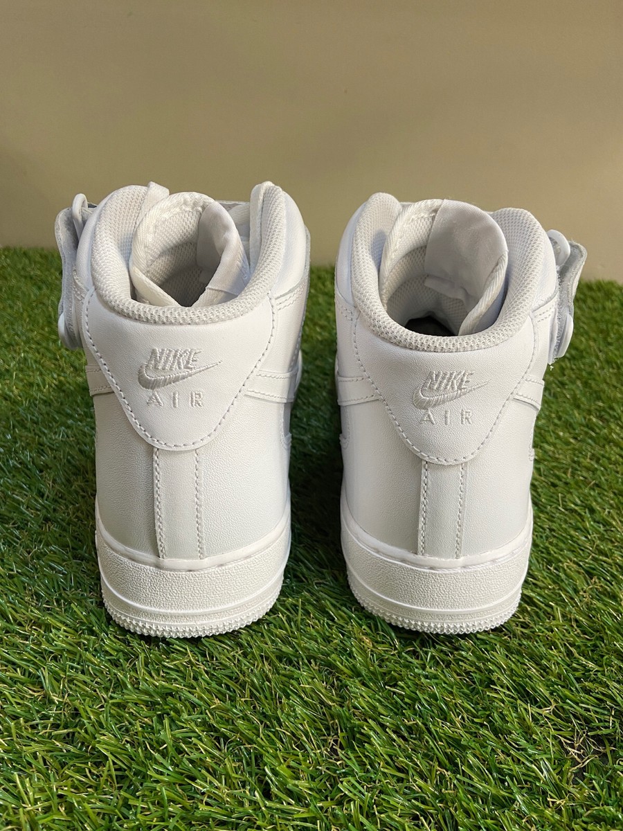 Nike Air Force 1 One Mid Triple White OG Classic CW2289-111 Size 11 Men\'s Retro Nike Air Force 1 One Mid Triple White OG Classic CW2289-111  main image 3