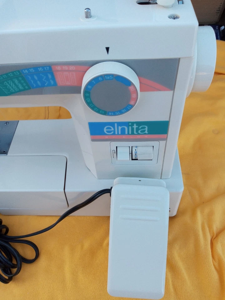 ELNITA 255 SEWING Machine NICE And NEW ONE OWNER INSTRUCTIONS ACCESSORIES NICE - Image 2 of 4