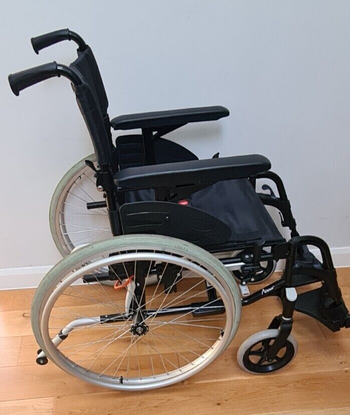 Invacare Action 2 NG Folding Self Propelled 43cm (17") Wheelchair eBay
