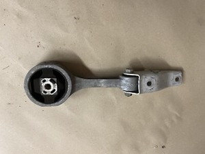 VW Polo 9N Motorhalter Getriebehalter Getriebestütze Stütze 6Q0199851 AB