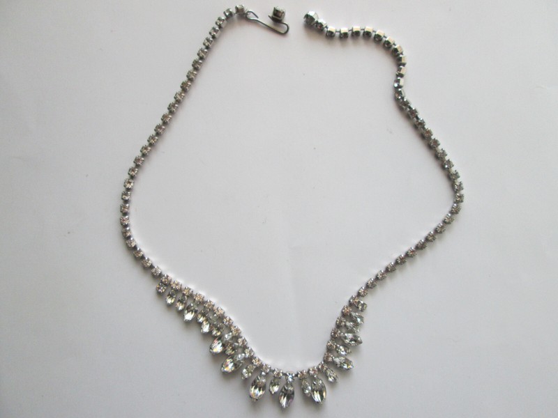 Vintage Weiss Rhinestone Necklace 15” Choker Prong Set