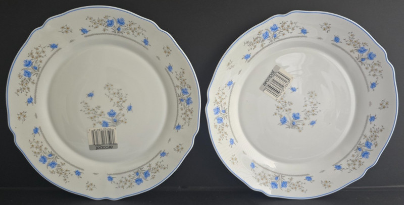VINTAGE ARCOPAL FRANCE ROMANTIQUE 10 1/4"DINNER PLATES SET 2..
