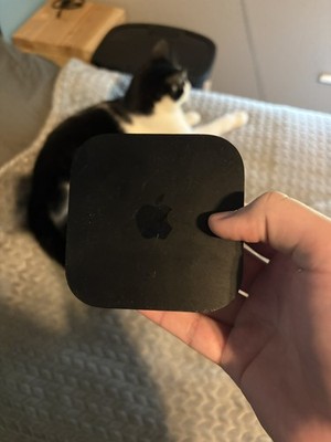 Apple TV 4K 3rd Gen. 128GB Wi-Fi + Ethernet Model A2843 Read