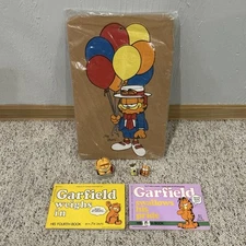 Vintage 80s Garfield Jim Davis 17”x11” Cork Board Book 4&14 Pencil Topper Odor