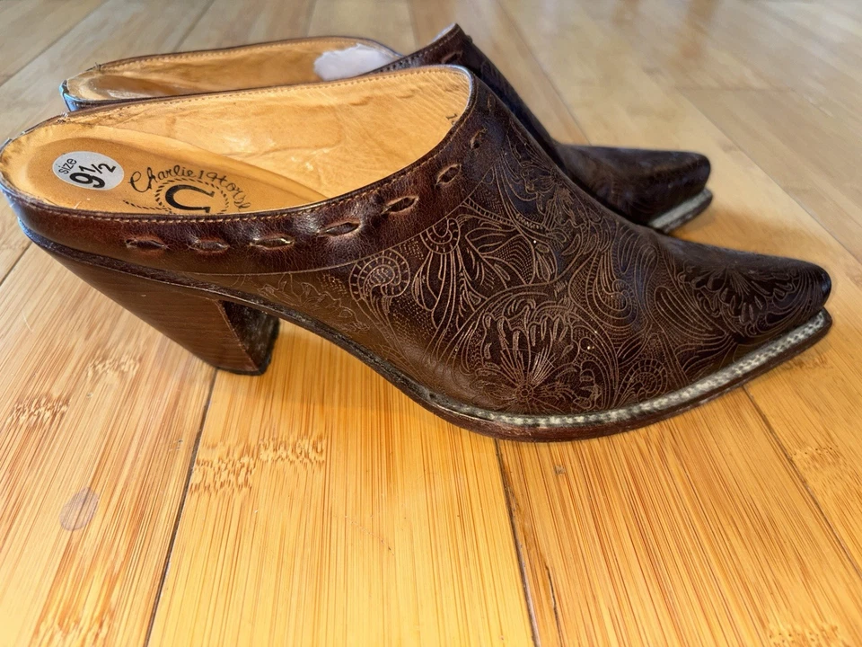 Lucchese Charlie 1 Caballo Cuero Mulas Tacones Deslizables Mujer Talla 9.5 B Marrón Western Foto 2 de 4