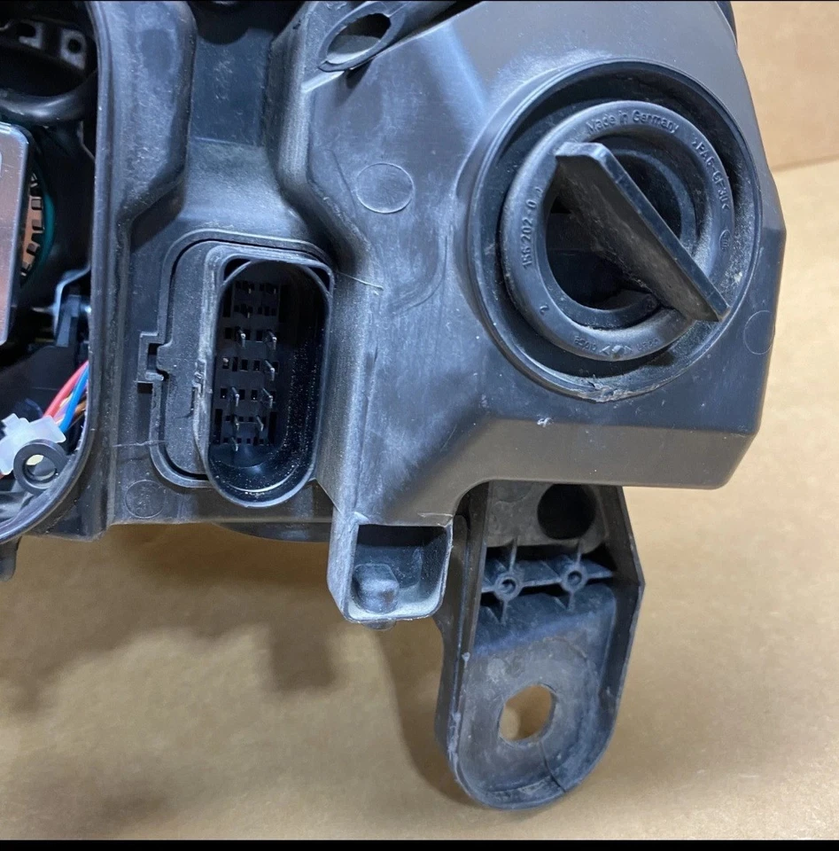 2009-2011 Audi A6 Xenon HID Headlight Passenger Right RH - Image 3 of 3