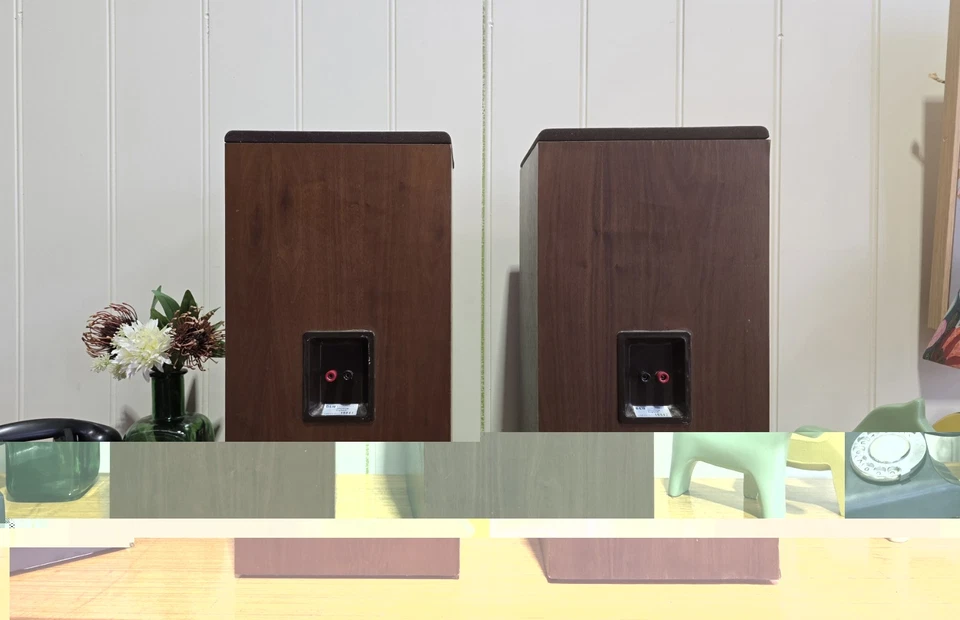 B&W DM22 2-Way Stereo Speakers 50W 8-Ohm 80's Bookshelf Stereo Speaker -GOSFORD - image 4 of 4