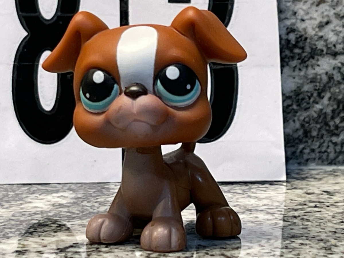 Littlest Pet Shop LPS #83 Boxer Dog Puppy Brown White Blue Dot Eyes HASBRO  2005