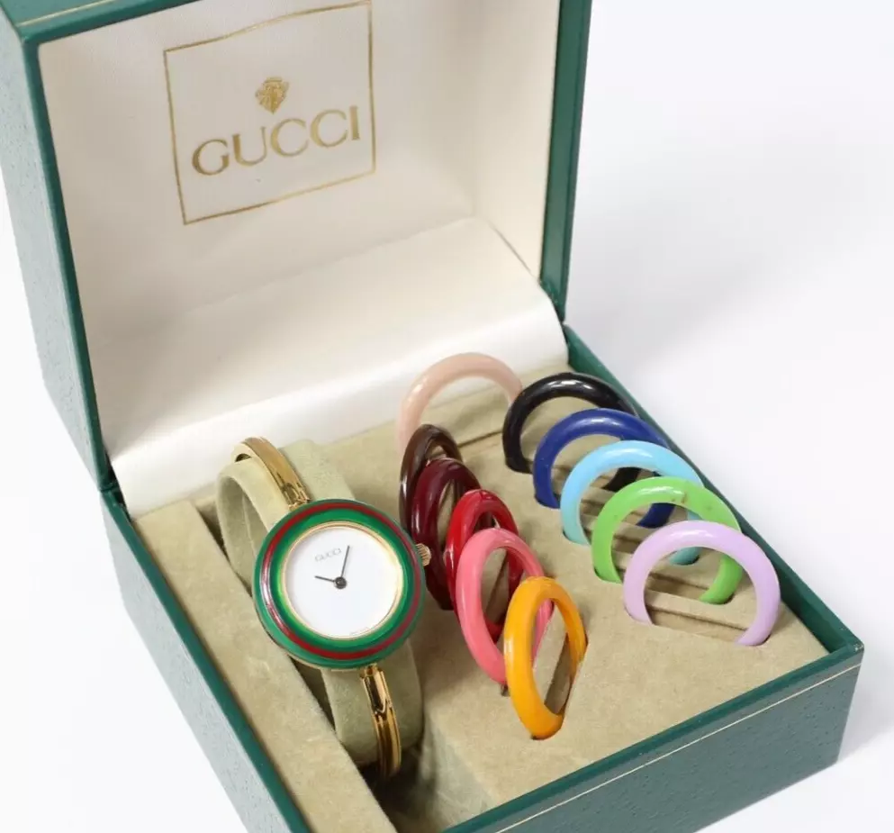 [Presque comme neuve avec boîte] Montre femme Gucci lunette changeante 11/12,2 12 couleurs 26 mm QZ
