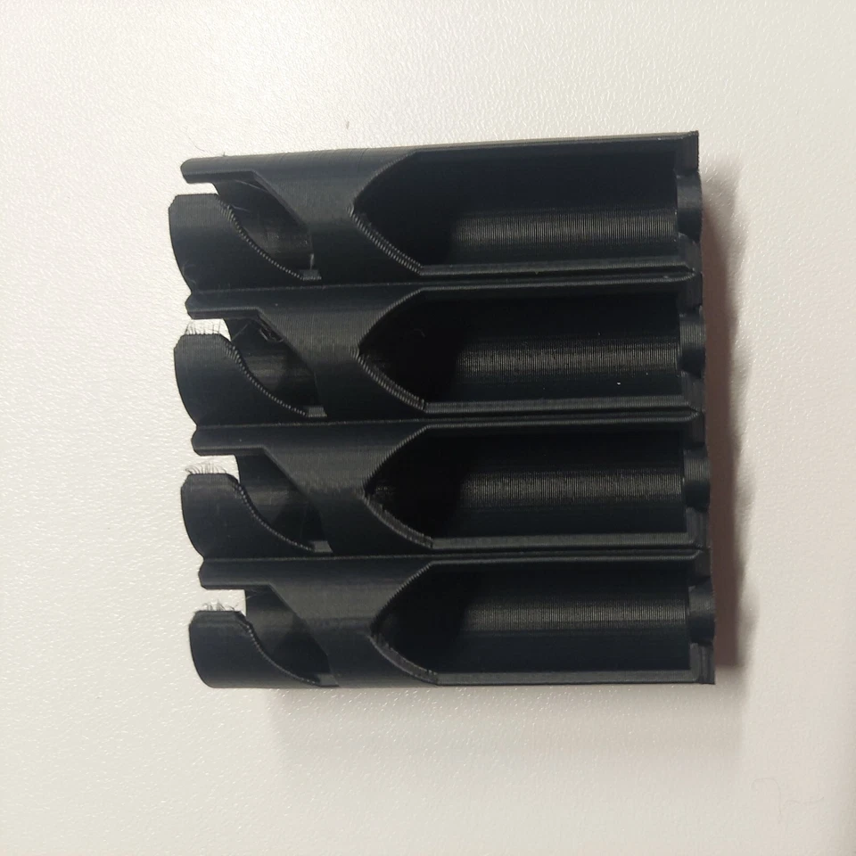 AAA battery storage case (black colour) keep your batteries organised - Image 2 of 4