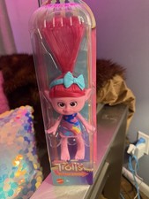 DreamWorks Trolls Fun Fair Surprise Trendsettin Queen Poppy Fashion Doll