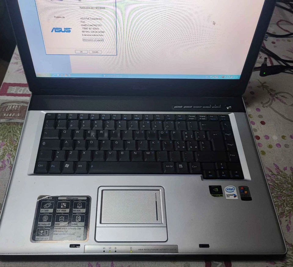 Notebook Portatile ASUS Windows XP Intel Core 2 Duo USB Wifi USB Lan Ram - Immagine 2 di 4