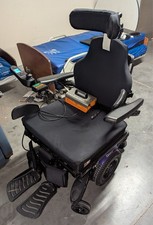 Quickie Q700M HD Sedeo Pro Power Wheelchair with Charger