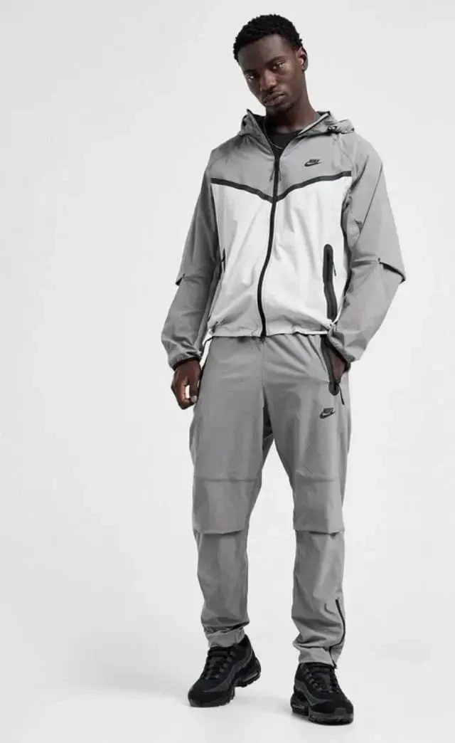 Nike Tech Woven Trainingsanzug M Light Iron Ore White HM7151-014