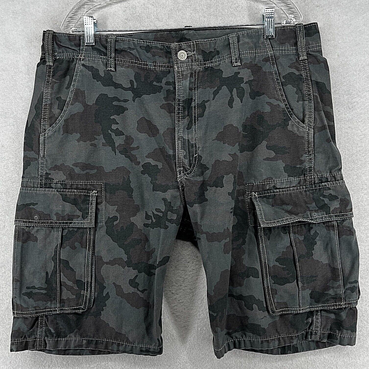 LEVI'S Camo 9" Cargo Shorts Men 36 Flat Front Relaxed… Gem