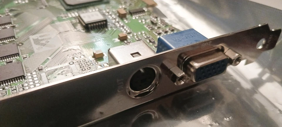 ATI Rage 3D LT PRO 8MB AGP Graphics Card PN: 109-55700-01 - Image 3 of 3